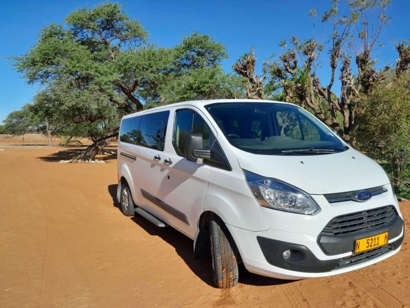 FORD TOURNEO (2014-2019) TAMPON SİYAH ARKA PARK SENSÖRLÜ OEM: 2374030