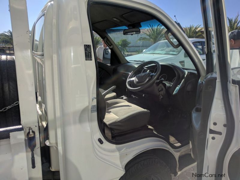 Hyundai H100 2.6D DROP SIDE in Namibia