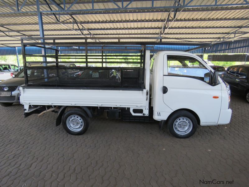 Hyundai H100 BAKKIE 2600 DROPSIDE in Namibia