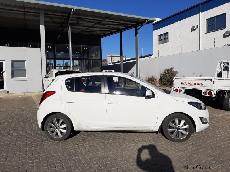 Hyundai i20 1.4 GLIDE in Namibia