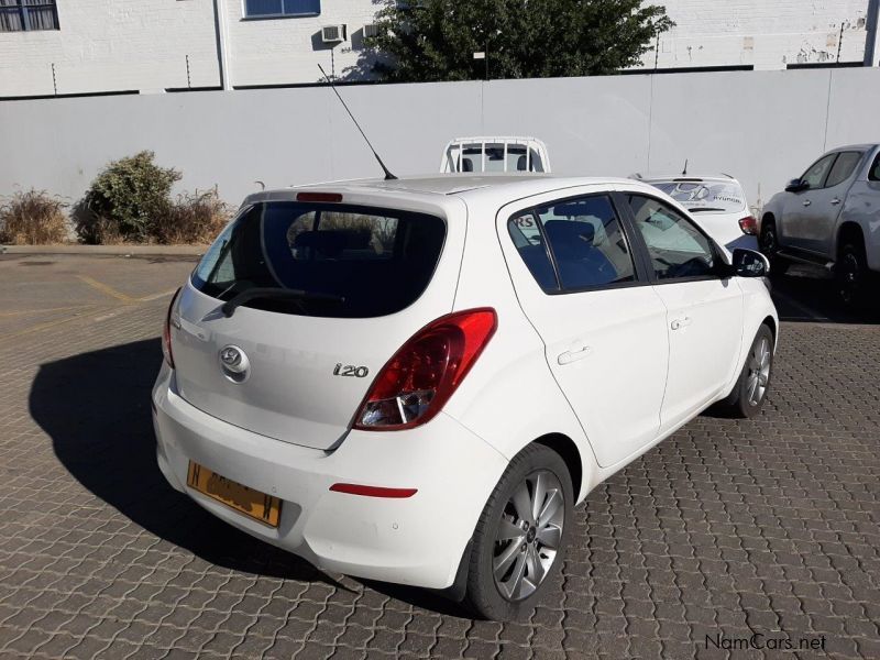 Hyundai i20 1.4 GLIDE in Namibia