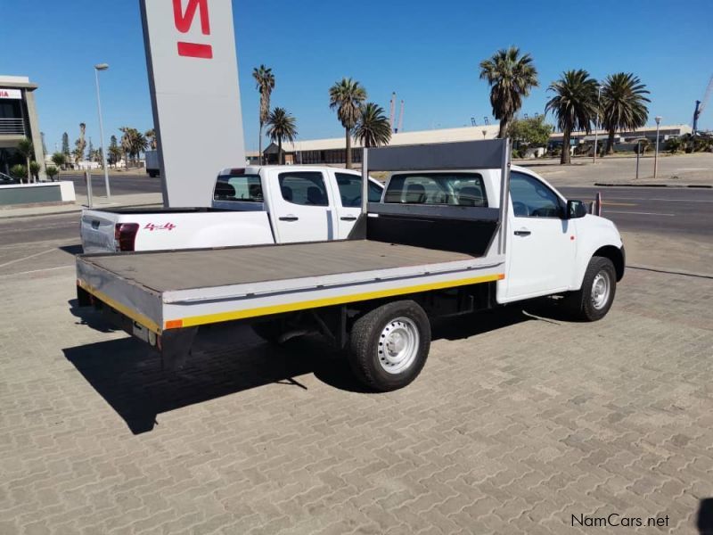 Isuzu KB 240 Fleetside S/C in Namibia