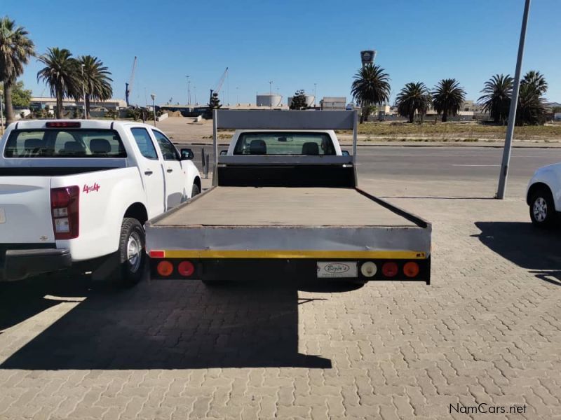 Isuzu KB 240 Fleetside S/C in Namibia