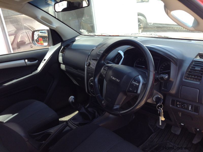 Isuzu KB 300 D-TEQ 4x2 D/CAB LX in Namibia