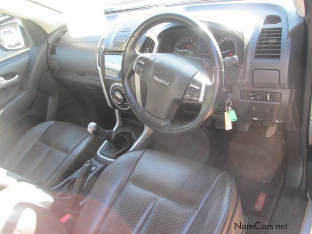 Isuzu KB 300 D-Teq LX D/C in Namibia