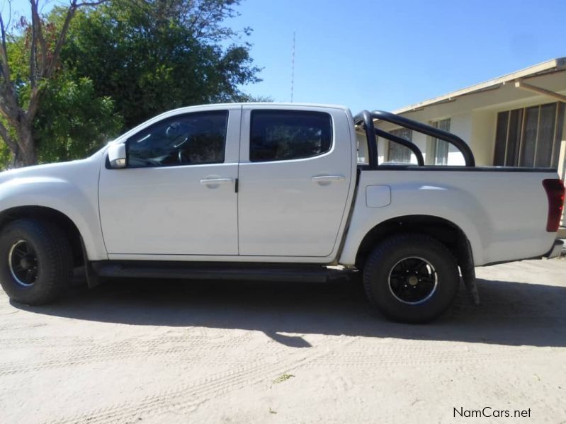 Isuzu KB Series 2.4 petrol in Namibia