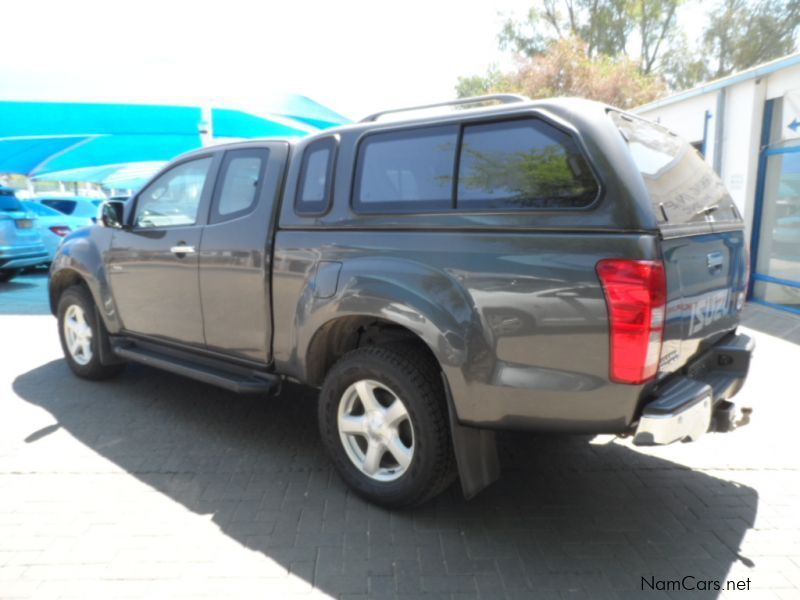 Isuzu KB300 D-TEQ 4x4 Ext-Cab in Namibia