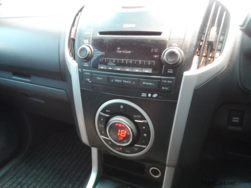 Isuzu KB300 D-TEQ 4x4 Ext-Cab in Namibia