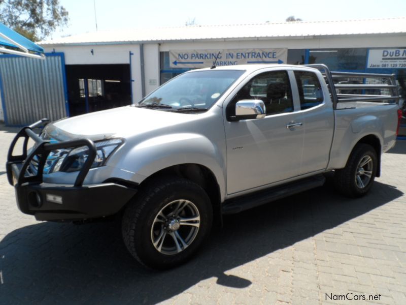 Isuzu KB300 D-TEQ 4x4 Ext-Cab in Namibia