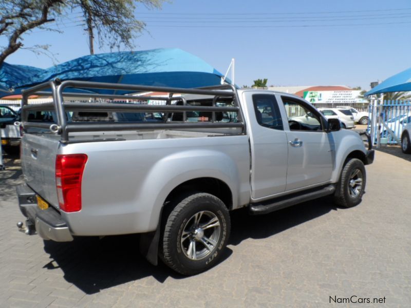 Isuzu KB300 D-TEQ 4x4 Ext-Cab in Namibia