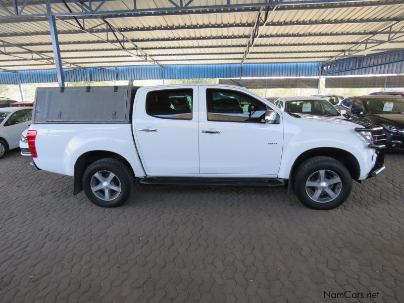 Isuzu KB300 D TEQ D/CAB 4X4 (3 MONTH PAY HOLIDAY AVAILABLE ) in Namibia