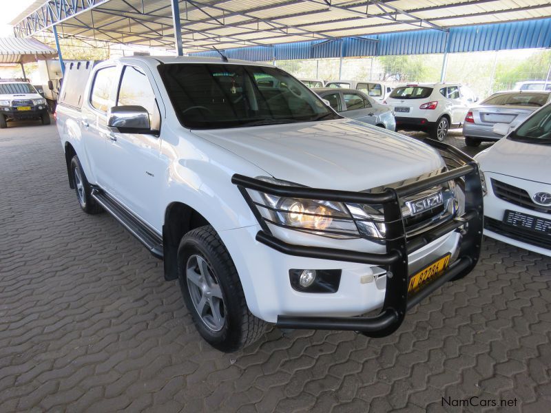 Isuzu KB300 D TEQ D/CAB 4X4 (3 MONTH PAY HOLIDAY AVAILABLE ) in Namibia