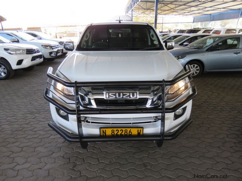 Isuzu KB300 D TEQ D/CAB 4X4 (3 MONTH PAY HOLIDAY AVAILABLE ) in Namibia