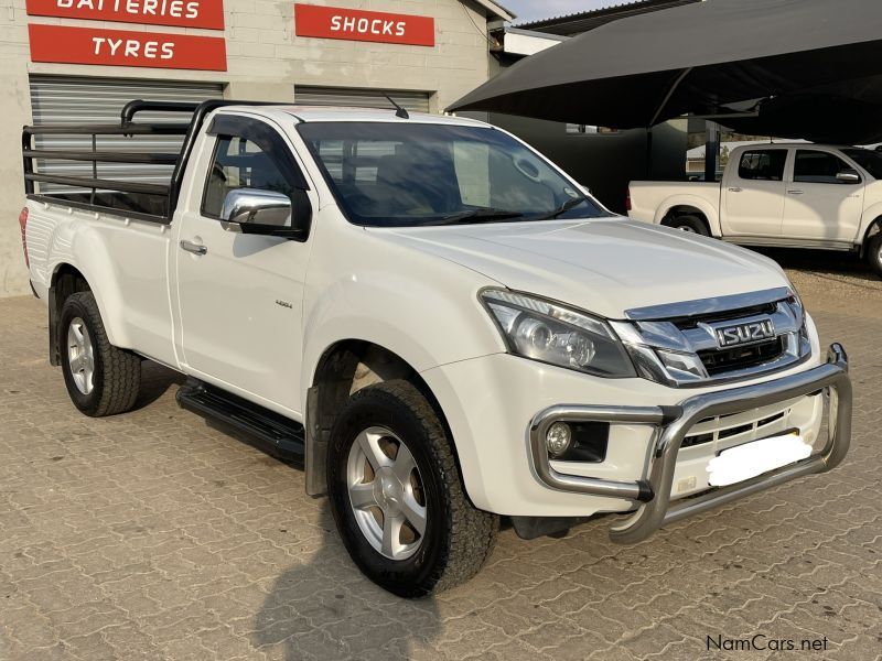 Isuzu KB300 D-TEQ LX 4X4 in Namibia