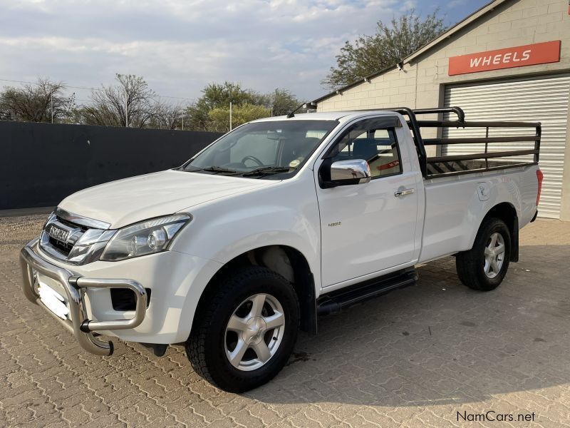 Isuzu KB300 D-TEQ LX 4X4 in Namibia