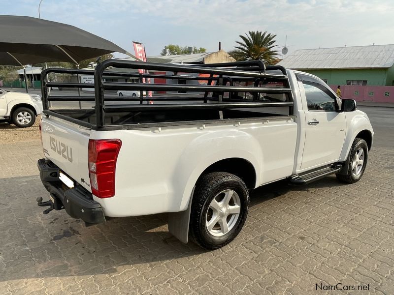 Isuzu KB300 D-TEQ LX 4X4 in Namibia