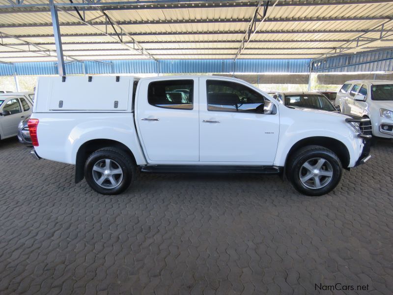 Isuzu KB300 LE D-TEQ 4X4 D/CAB in Namibia