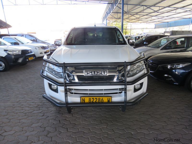 Isuzu KB300 LE D-TEQ 4X4 D/CAB in Namibia