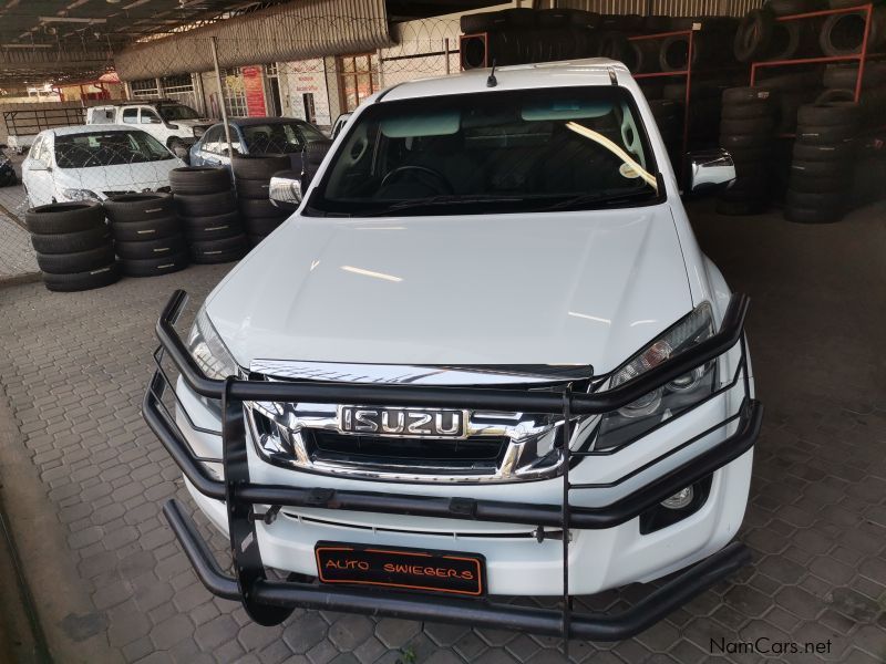 Isuzu KB300 LX D-teq S/C 4x4 in Namibia