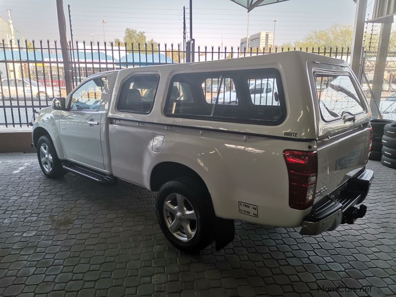 Isuzu KB300 LX D-teq S/C 4x4 in Namibia