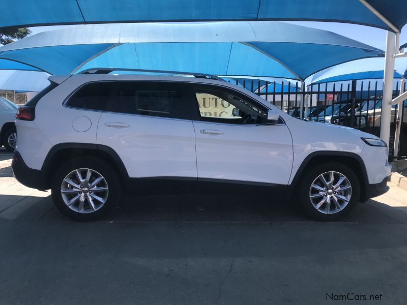 Jeep Cherokee 3.2 V6 Limited AWD A/T in Namibia
