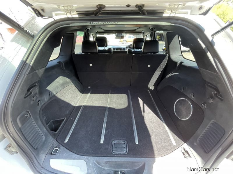 Jeep GRAND CHEROKEE 3.0 V6 O/LANDER in Namibia