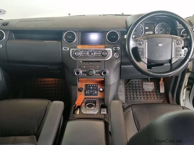 Land Rover Discovery 4 3.0 TD V6 HSE in Namibia