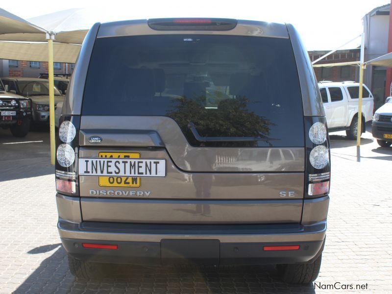 Land Rover Discovery 4 SDV6  SE in Namibia