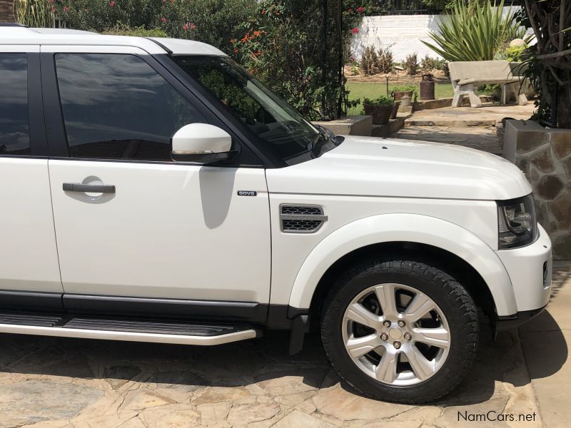 Land Rover Discovery 4 SDV6 SE in Namibia