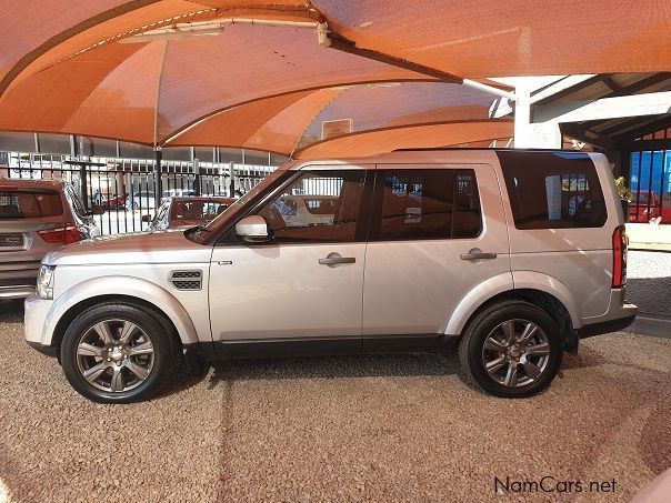Land Rover Discovery 4 SE SD in Namibia