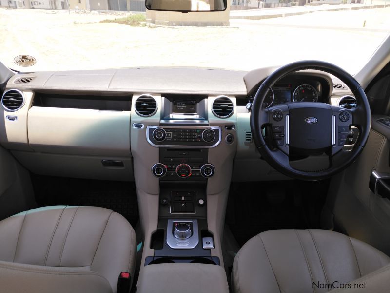 Land Rover Discovery 4 xs in Namibia