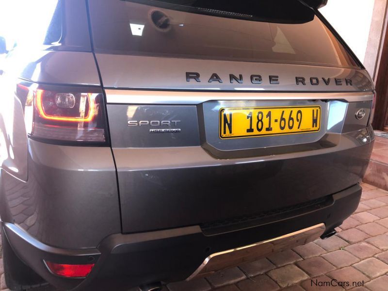 Land Rover Range Rover HSE SDV6 in Namibia