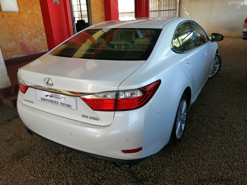 Lexus ES250 in Namibia