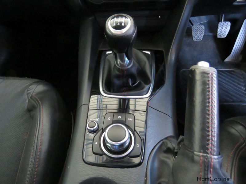 Mazda 3 DYNAMIC 5 DOOR 1.6 DEPOSIT ASSISTANCE in Namibia