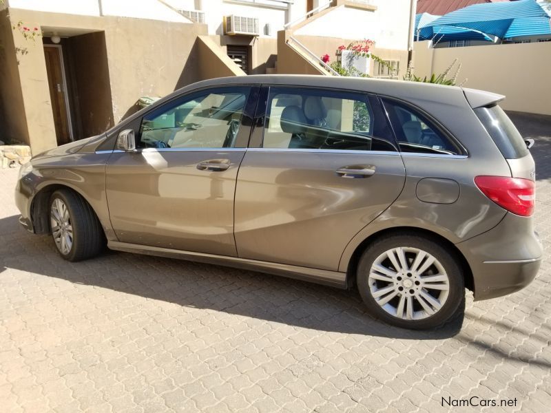 Mercedes-Benz B200 in Namibia