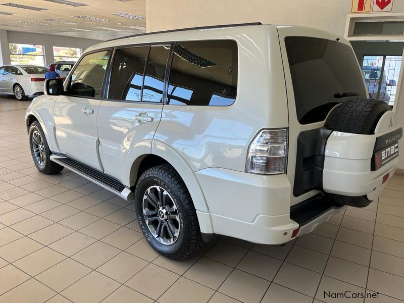 Mitsubishi Pajero 3.2 DID LWB in Namibia