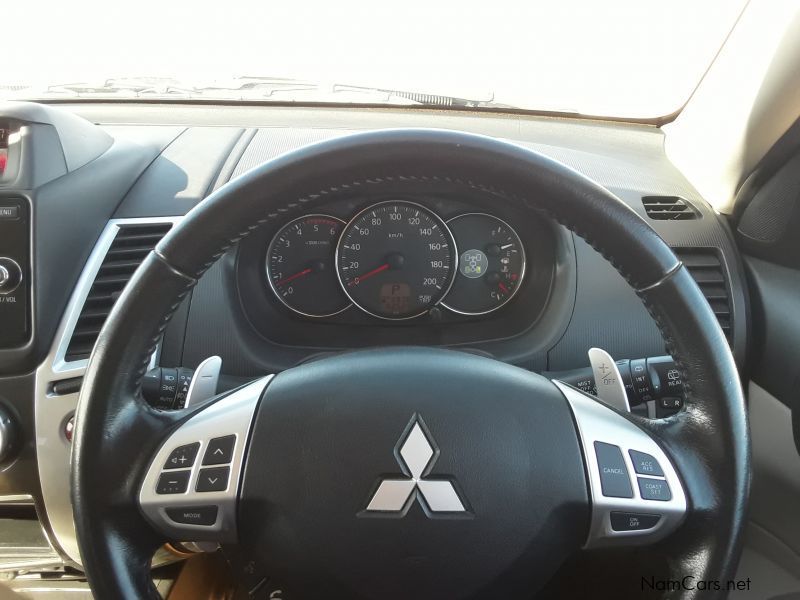 Mitsubishi Pajero Sport 2.5 DiD 4x4 AT in Namibia