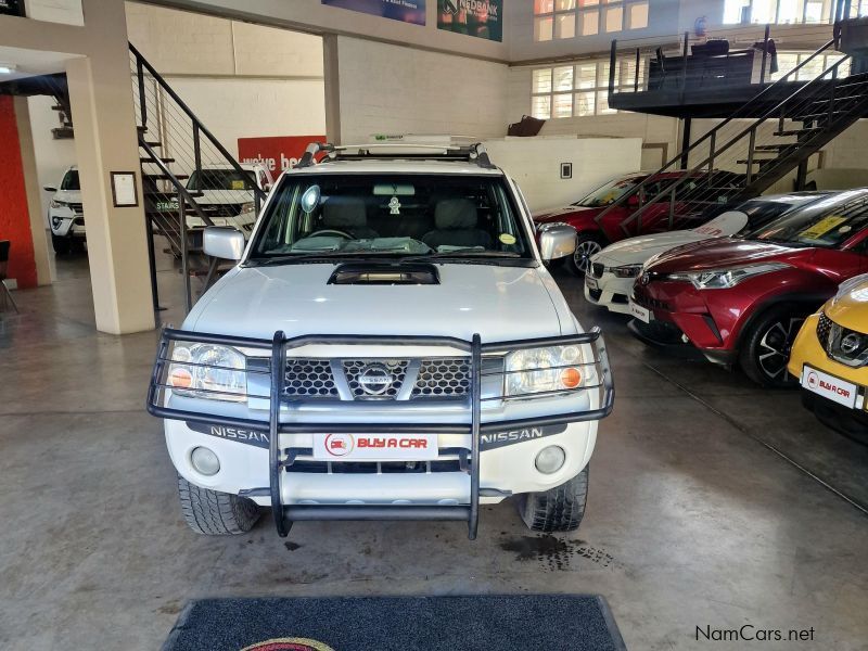 Nissan NISSAN NP300 2.5 4X4 D/C in Namibia