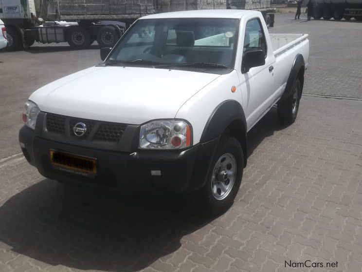 Nissan NP300 2.0 Petrol in Namibia