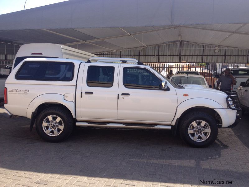 Nissan NP300 2.5 4X4 in Namibia