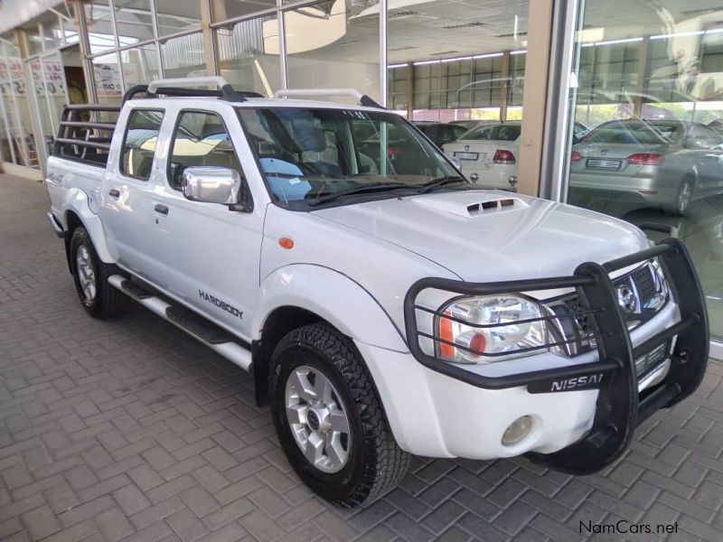 Nissan NP300 2.5 DC 4x4 in Namibia