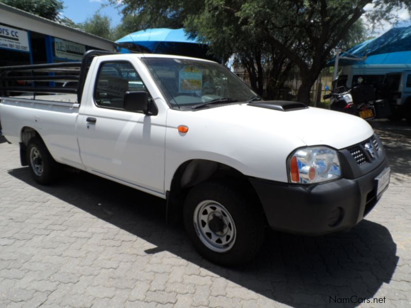Nissan NP300 2.5 TD 4x2 S/cab A/C in Namibia