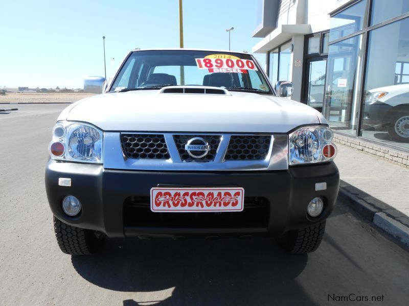 Nissan NP300 2.5 TDI D/C 4X4 in Namibia