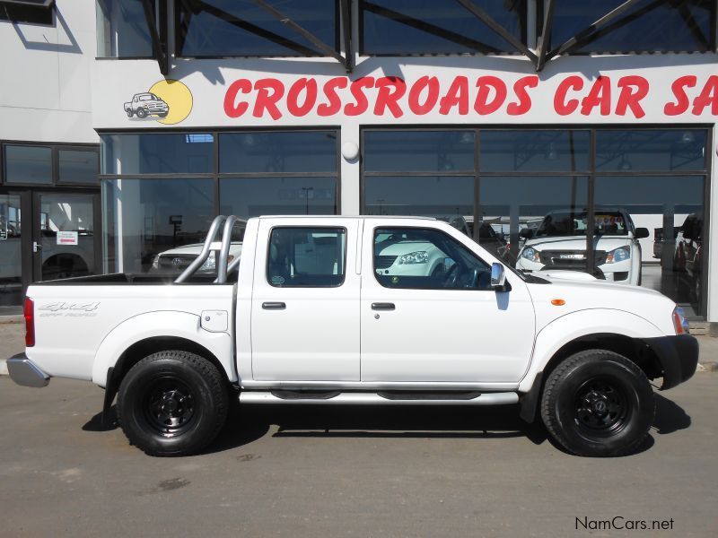 Nissan NP300 2.5 TDI D/C 4X4 in Namibia