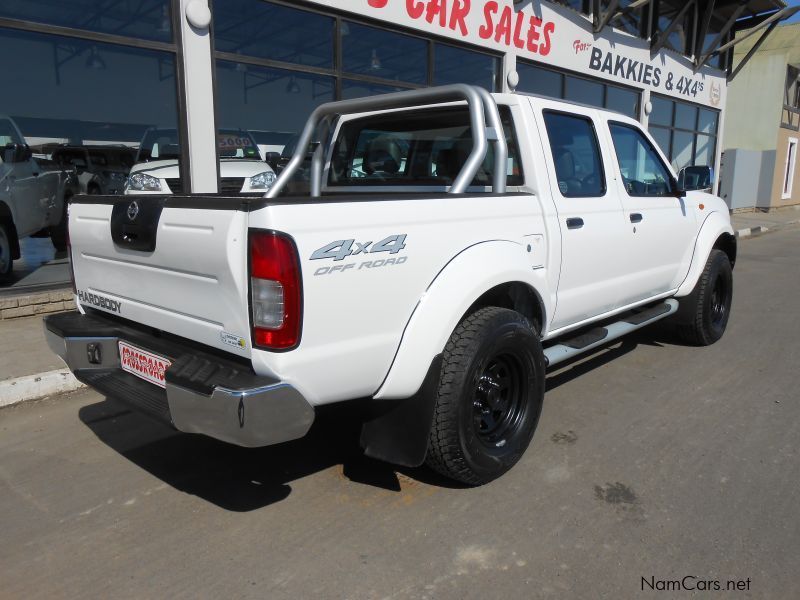 Nissan NP300 2.5 TDI D/C 4X4 in Namibia