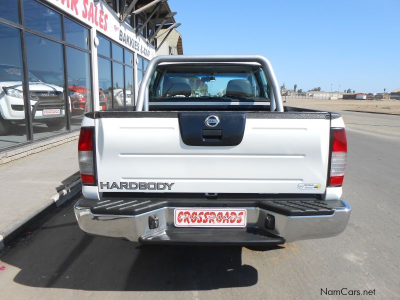 Nissan NP300 2.5 TDI D/C 4X4 in Namibia