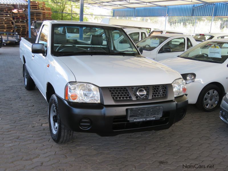 Nissan NP300 2000 LWB in Namibia