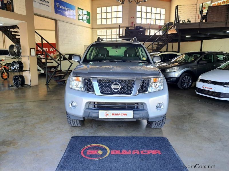 Nissan Navara 2.5 TDI LE 4x4 D/C in Namibia