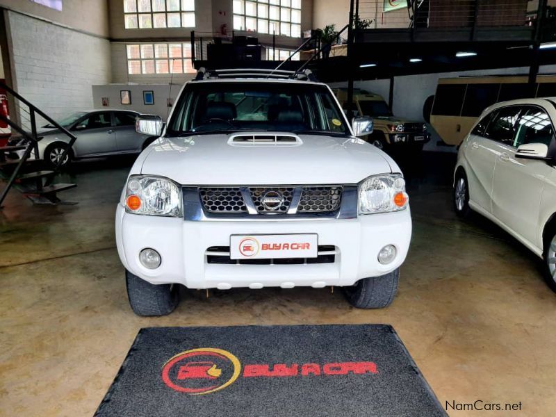 Nissan Np300 2.5 TDI 4x4 D/C in Namibia