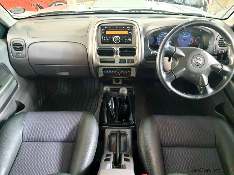 Nissan Np300 2.5 TDI 4x4 D/C in Namibia